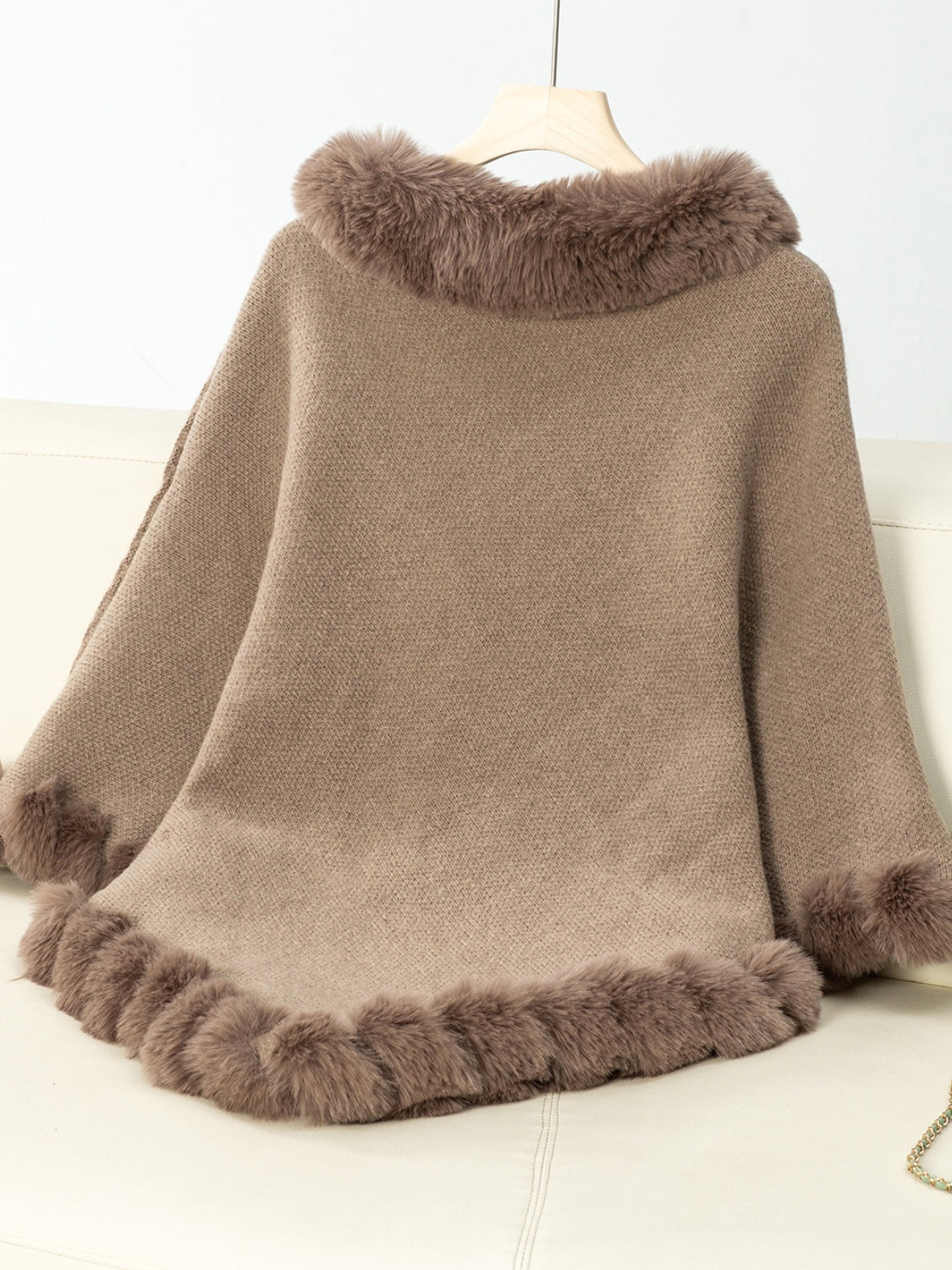 Fuzzy Trim Texture Three-Quarter Sleeve Poncho