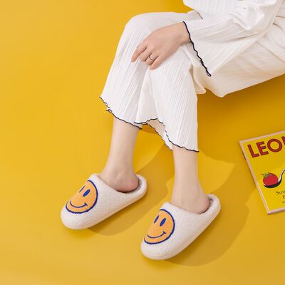 Melody Vanilla Smiley Face Slippers